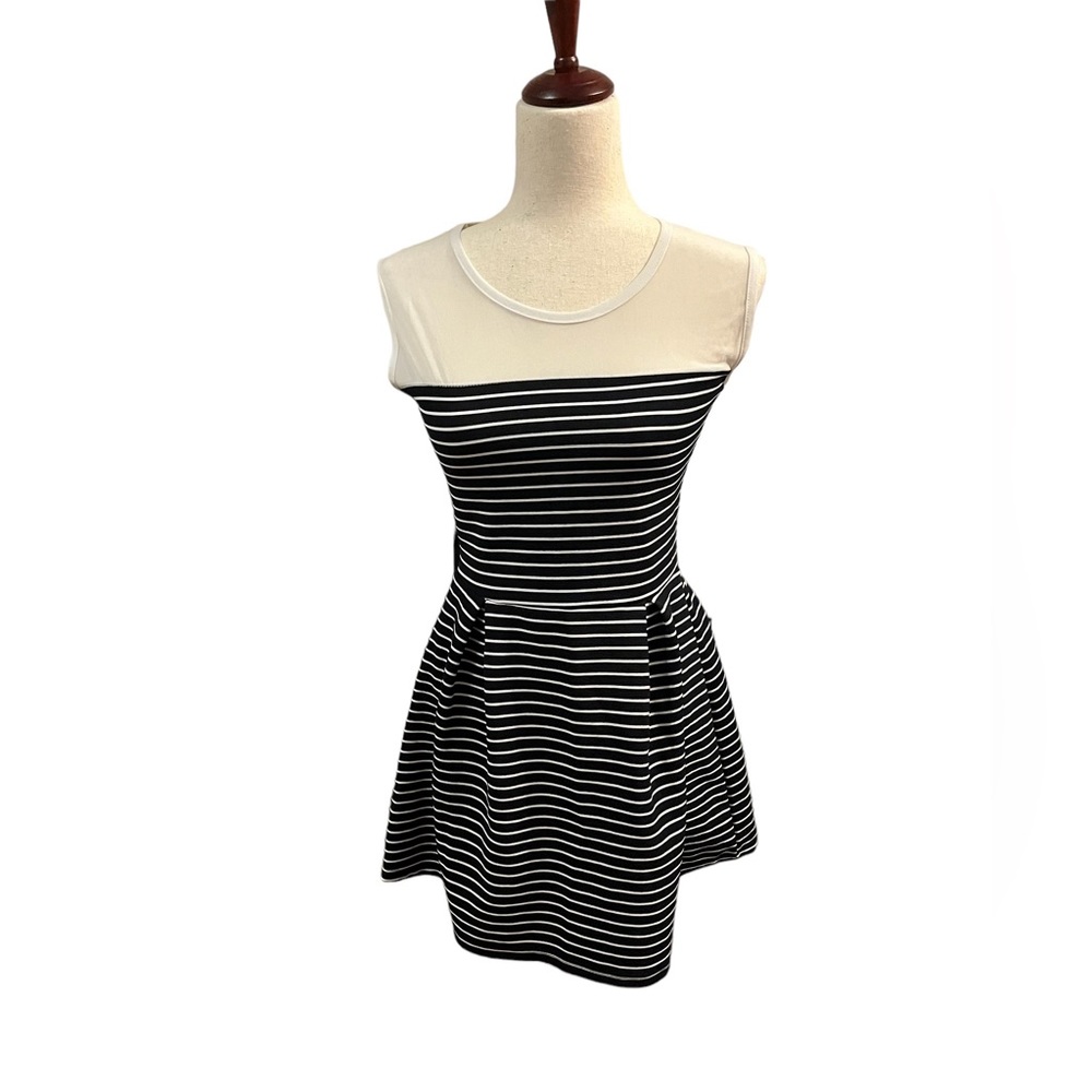 Pleated striped sheet top dress size S